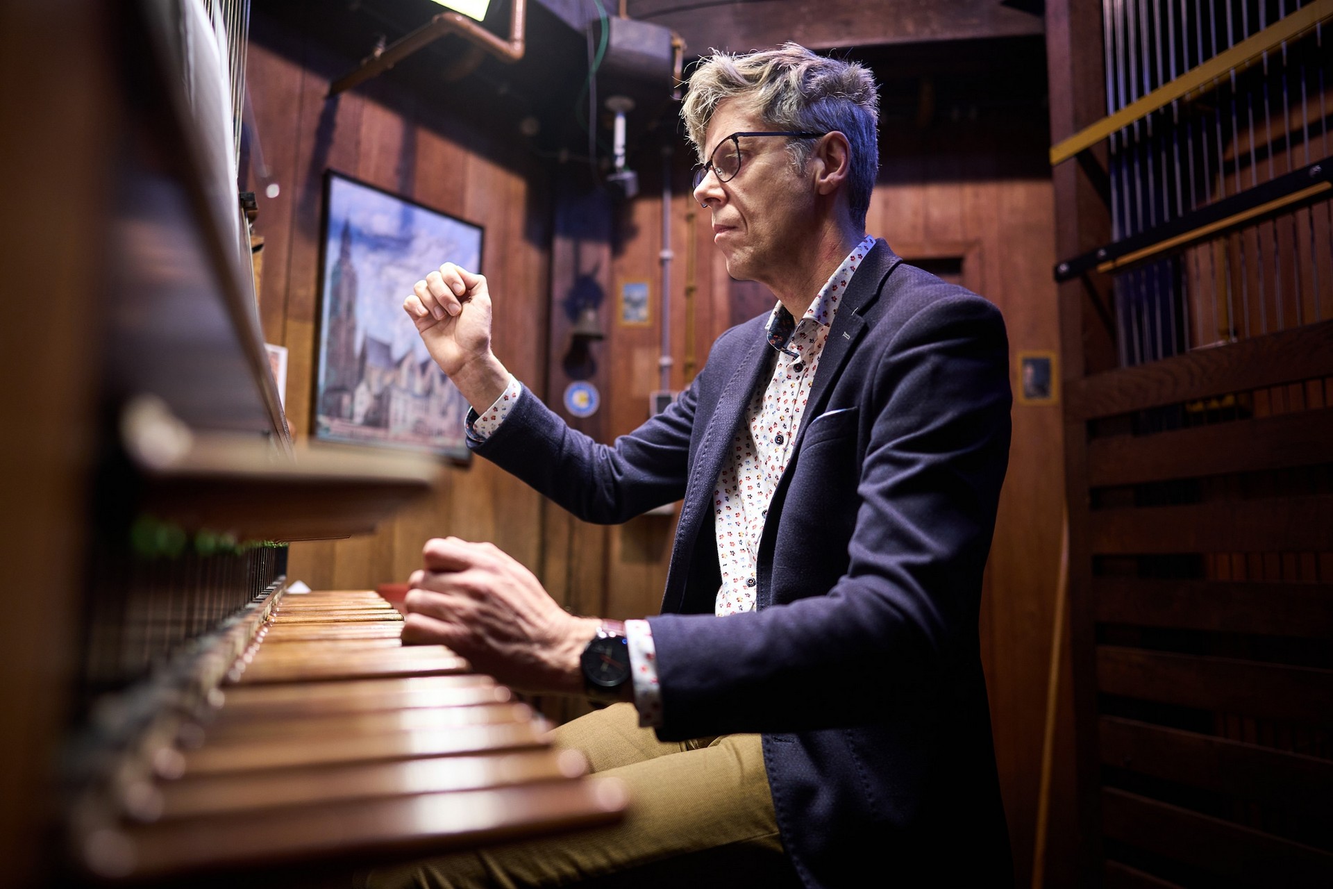 Beiaardier Gijsbert Kok Op Het Carillon Van De Grote Kerk In 2